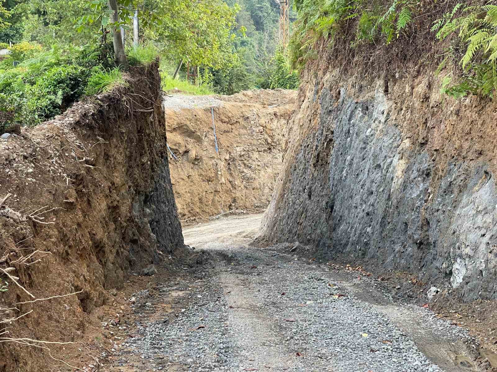 Ölenlerin yolu yaşayanları isyan ettirdi
