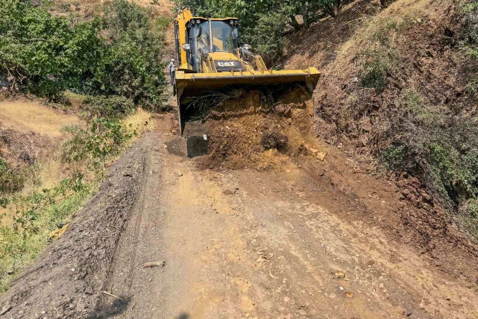 Başkan Yetişkin’den hasat öncesi yol seferberliği
