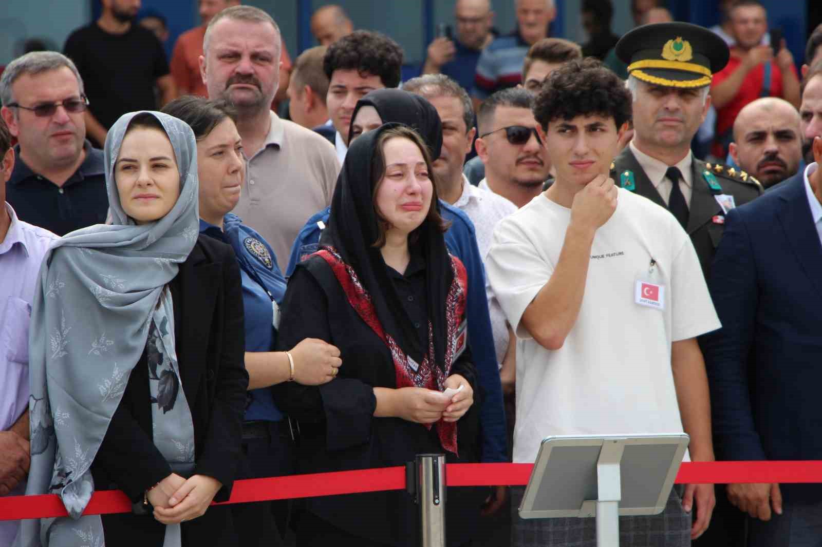 Yüzbaşı ağabeyin üsteğmen kardeşine vedası
