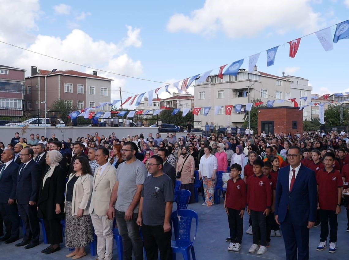 Hadımköy Ortaokulu yeni eğitim-öğretim döneminde açıldı
