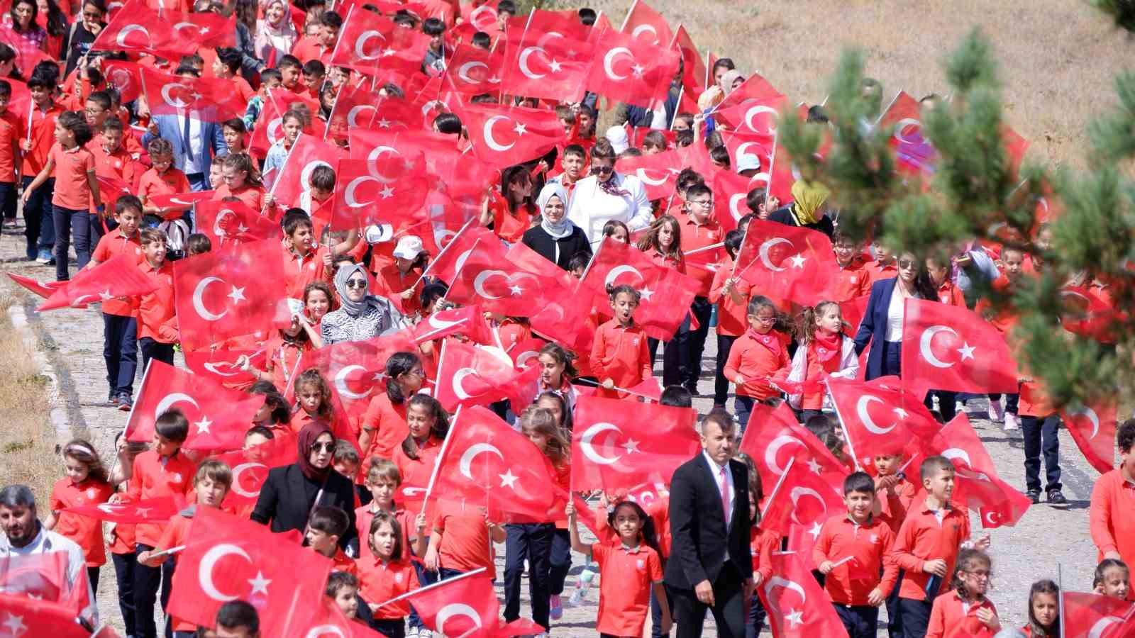 Erzurum tabyalarında ilk ders: Aşk-ı Vatan
