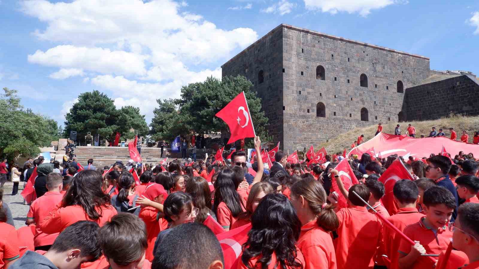 Erzurum tabyalarında ilk ders: Aşk-ı Vatan
