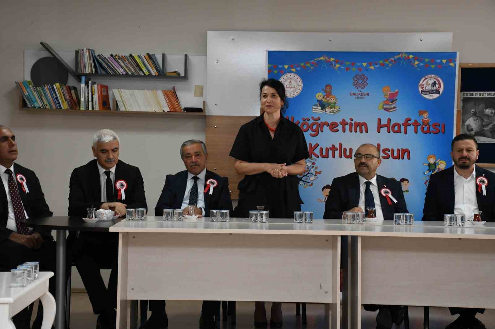 İlk derste miniklere hediyeler Balıkesir Büyükşehir’den
