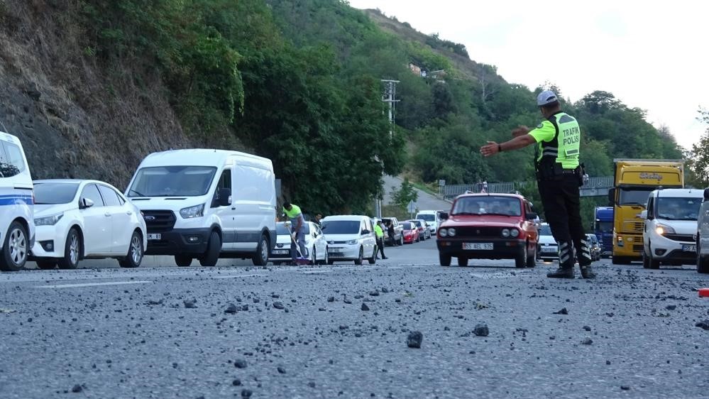 Başkan Sandıkçı: “Taş ocağındaki patlamada ihmal varsa cezai müeyyidesi uygulanacak”
