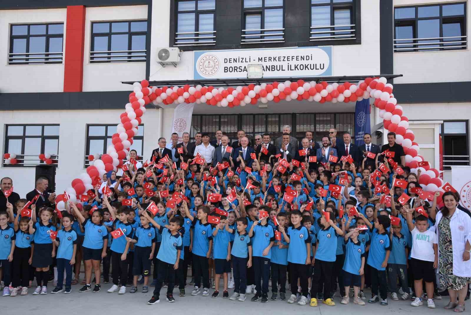 Denizli’de 200 bin 436 öğrenci ders başı yaptı
