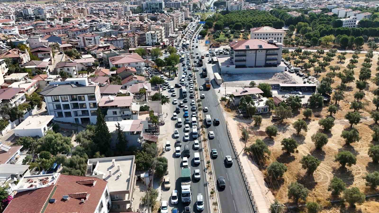 Milas’ta yarım saat arayla aynı noktada iki kaza: 2 yaralı
