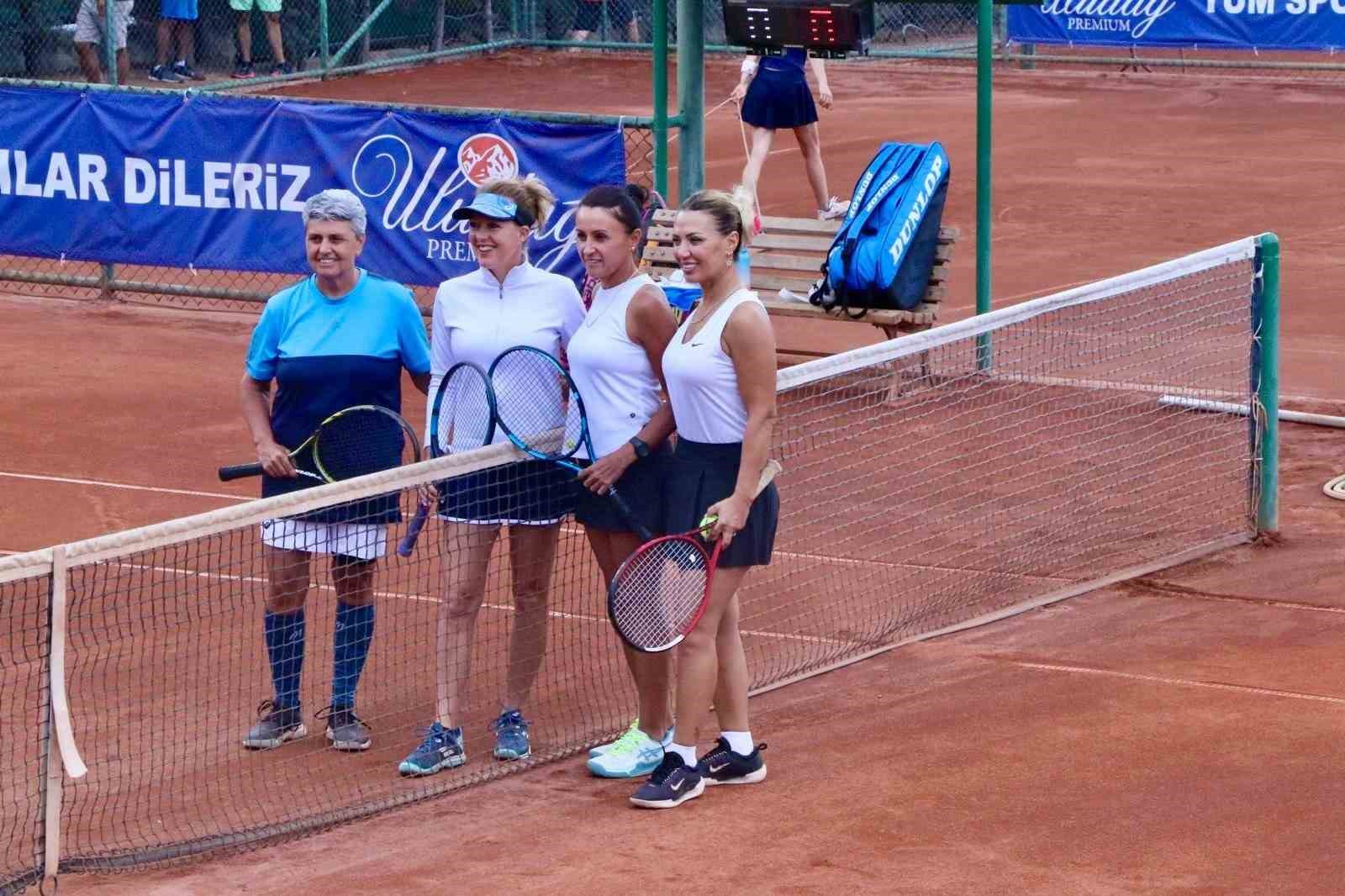 Prof. Dr. Ayhan Kızıl T200 Masters Tenis Turnuvası’nda 7. yılın şampiyonları belli oldu
