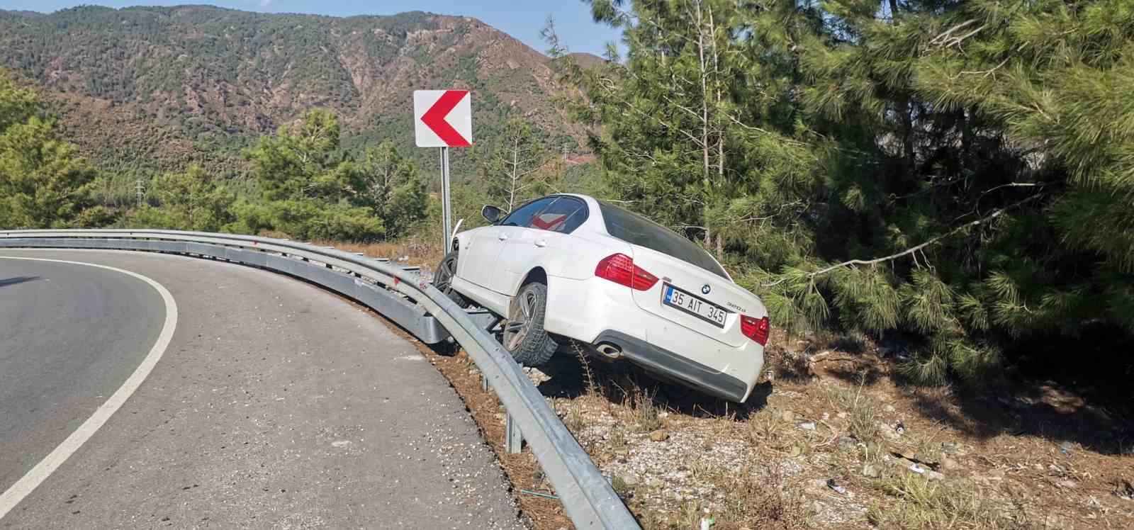 Sürücü denize uçmaktan son anda kurtuldu
