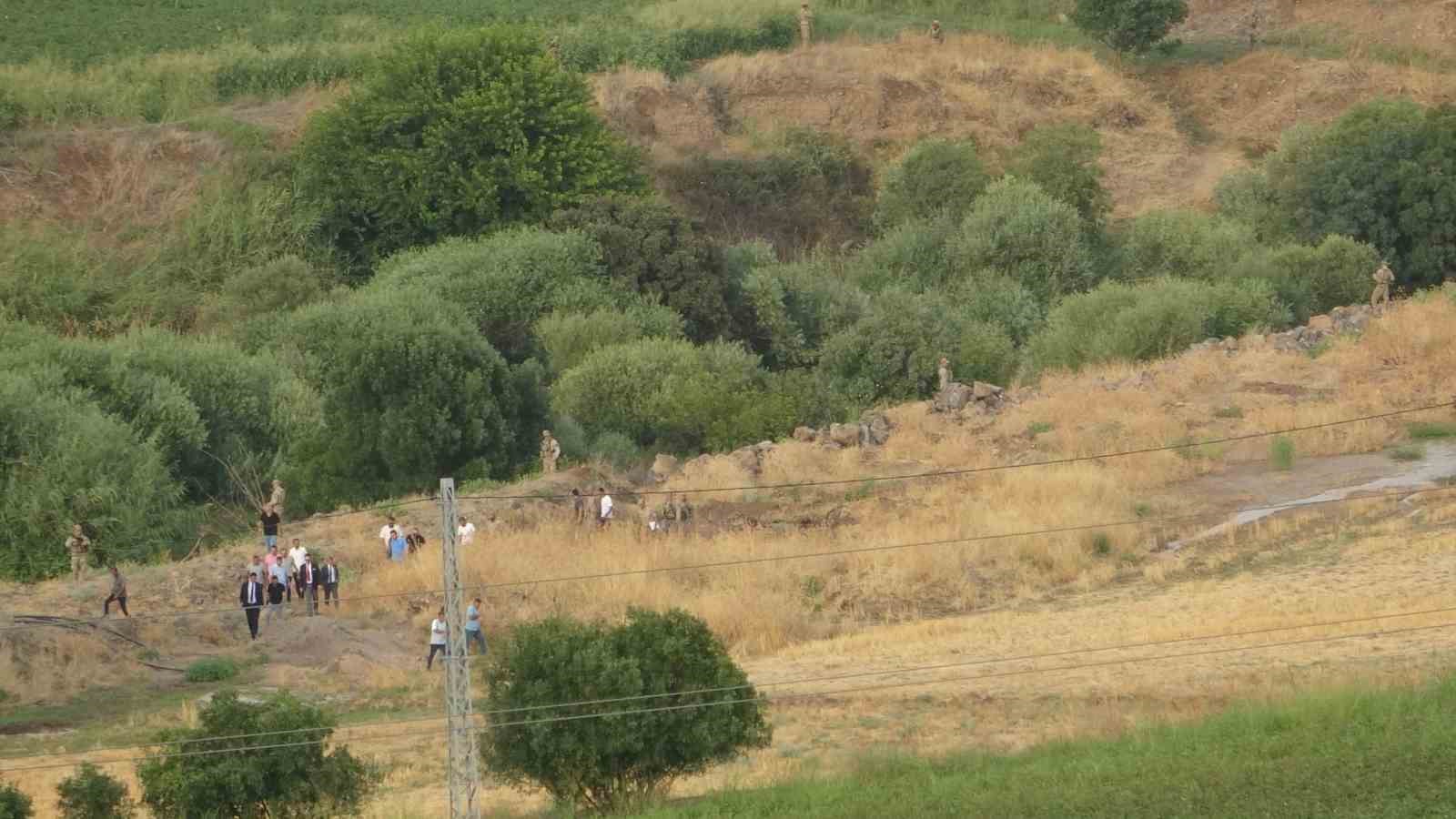 Narin’in cansız bedenin bulunduğu yerde savcılar eşliğinde itirafçı ile keşif yapıldı
