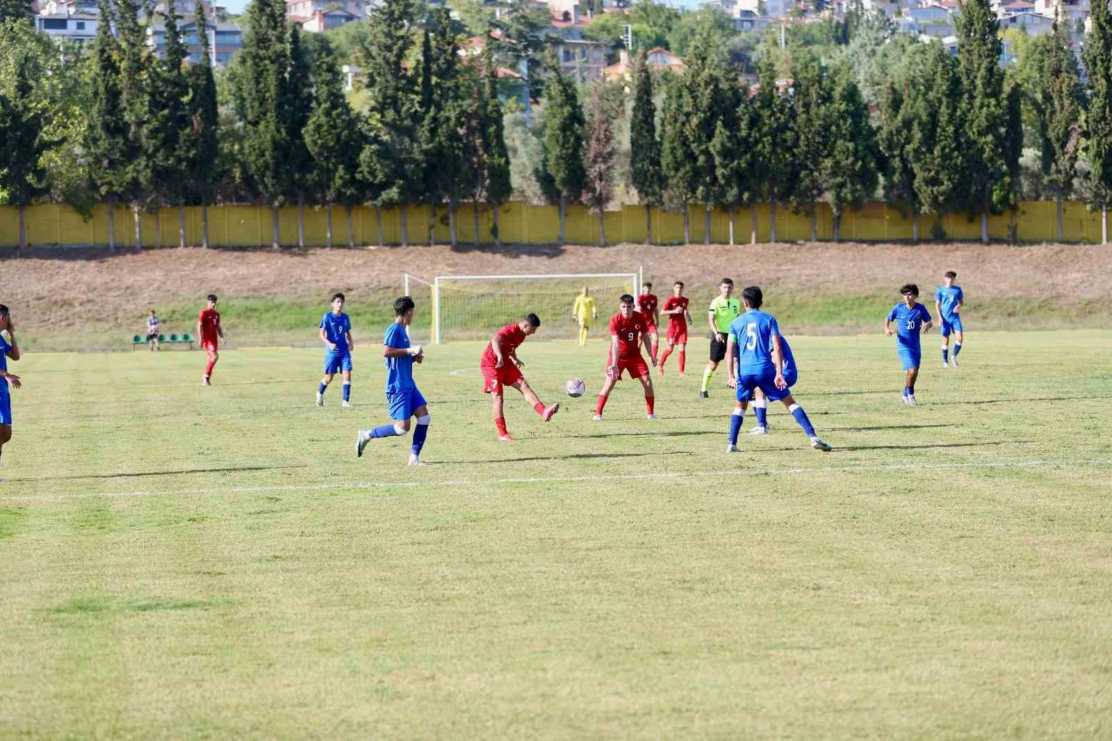 17 Yaş Altı Futbol Takımı, Azerbaycan’ı 4-0 mağlup etti
