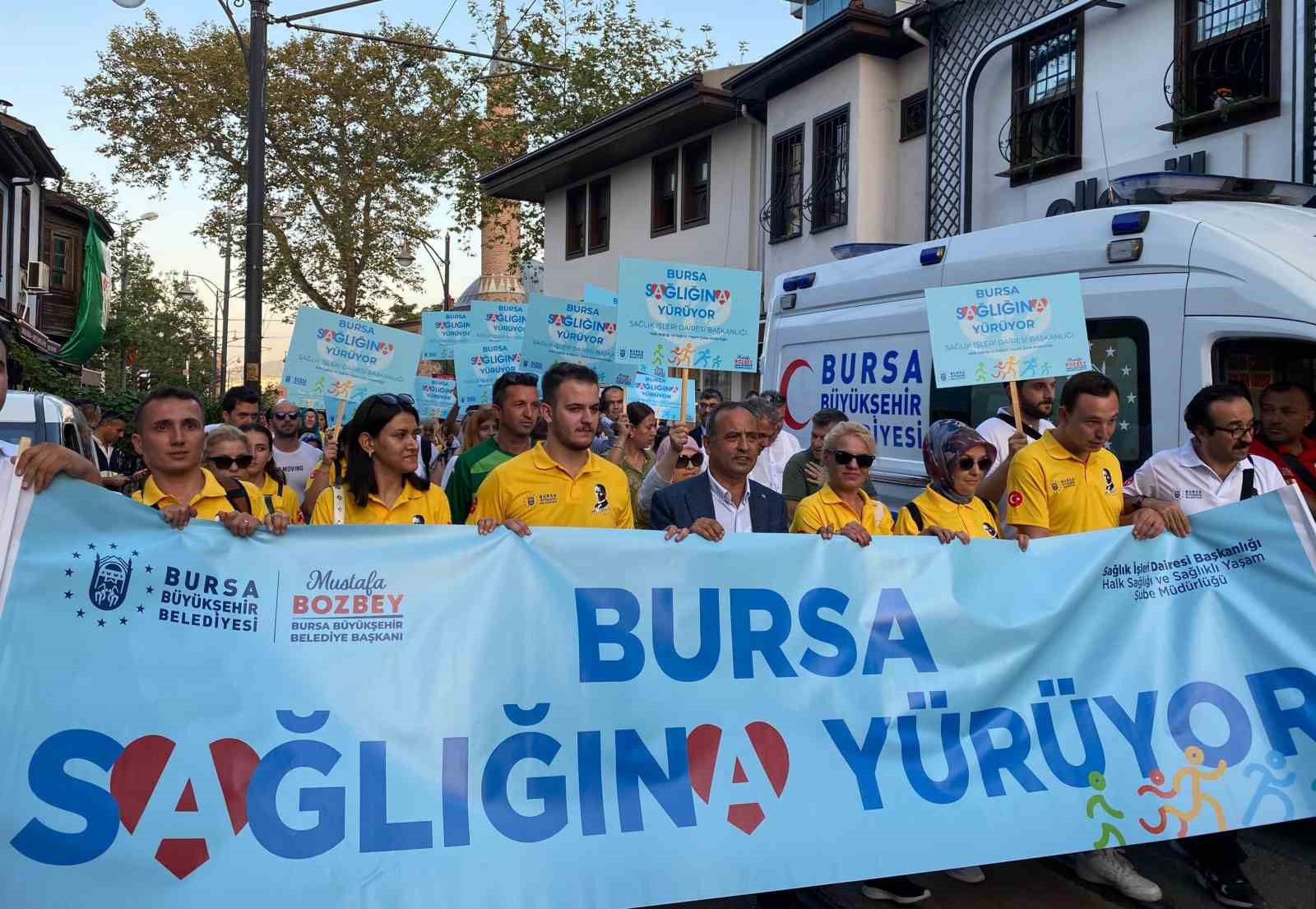 Bursa’da vatandaşlar ‘Halk Sağlığı Haftası’ için yürüdü
