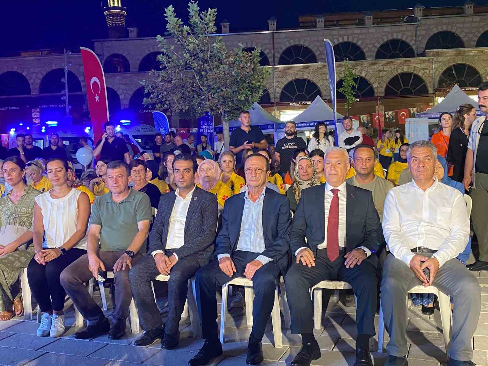 Bursa’da vatandaşlar ‘Halk Sağlığı Haftası’ için yürüdü
