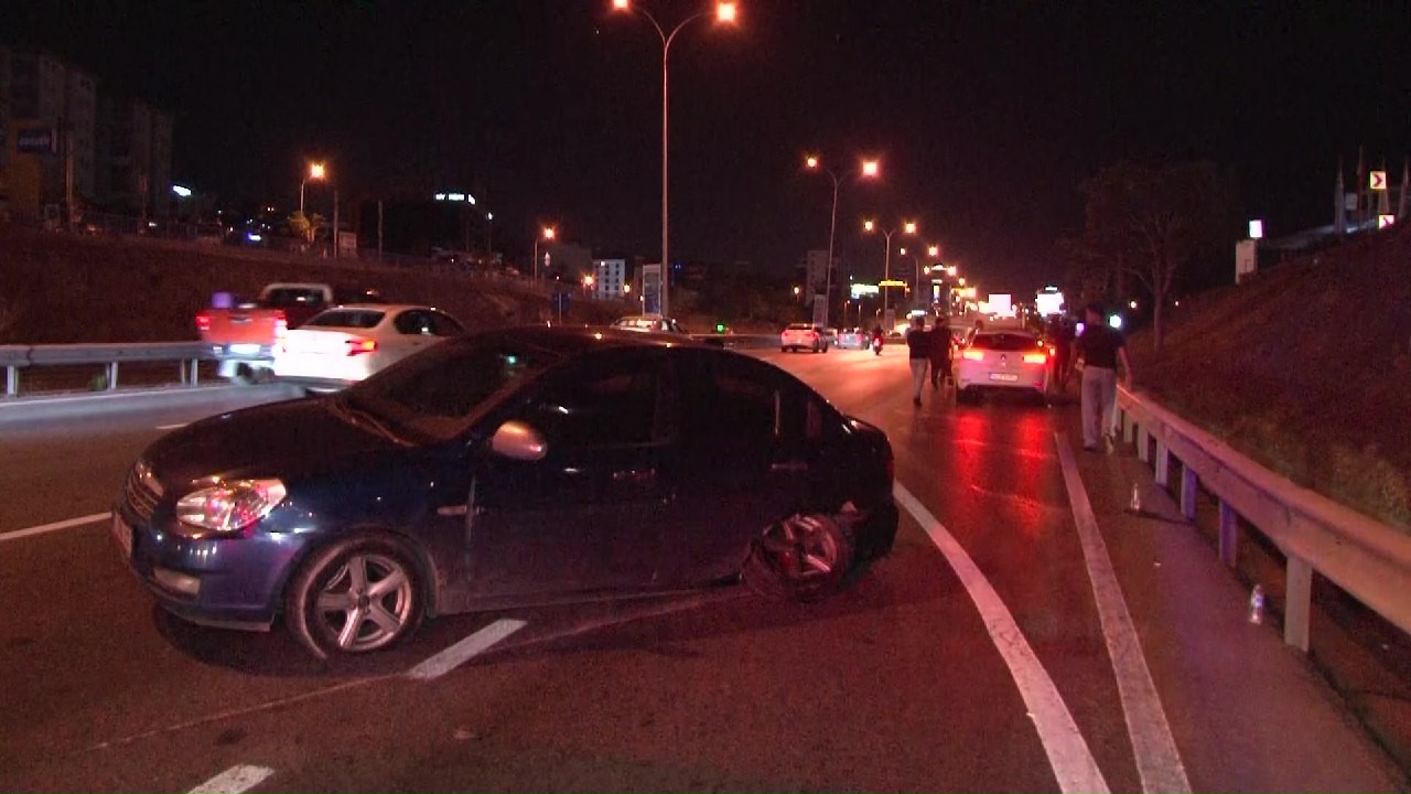 Maltepe’de 6 aracın karıştığı zincirleme kazada 1 kişi yaralandı
