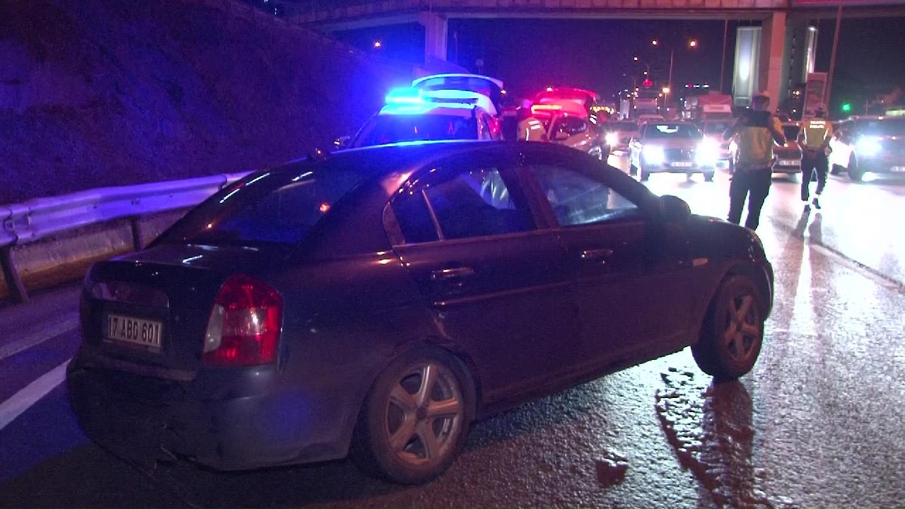 Maltepe’de 6 aracın karıştığı zincirleme kazada 1 kişi yaralandı
