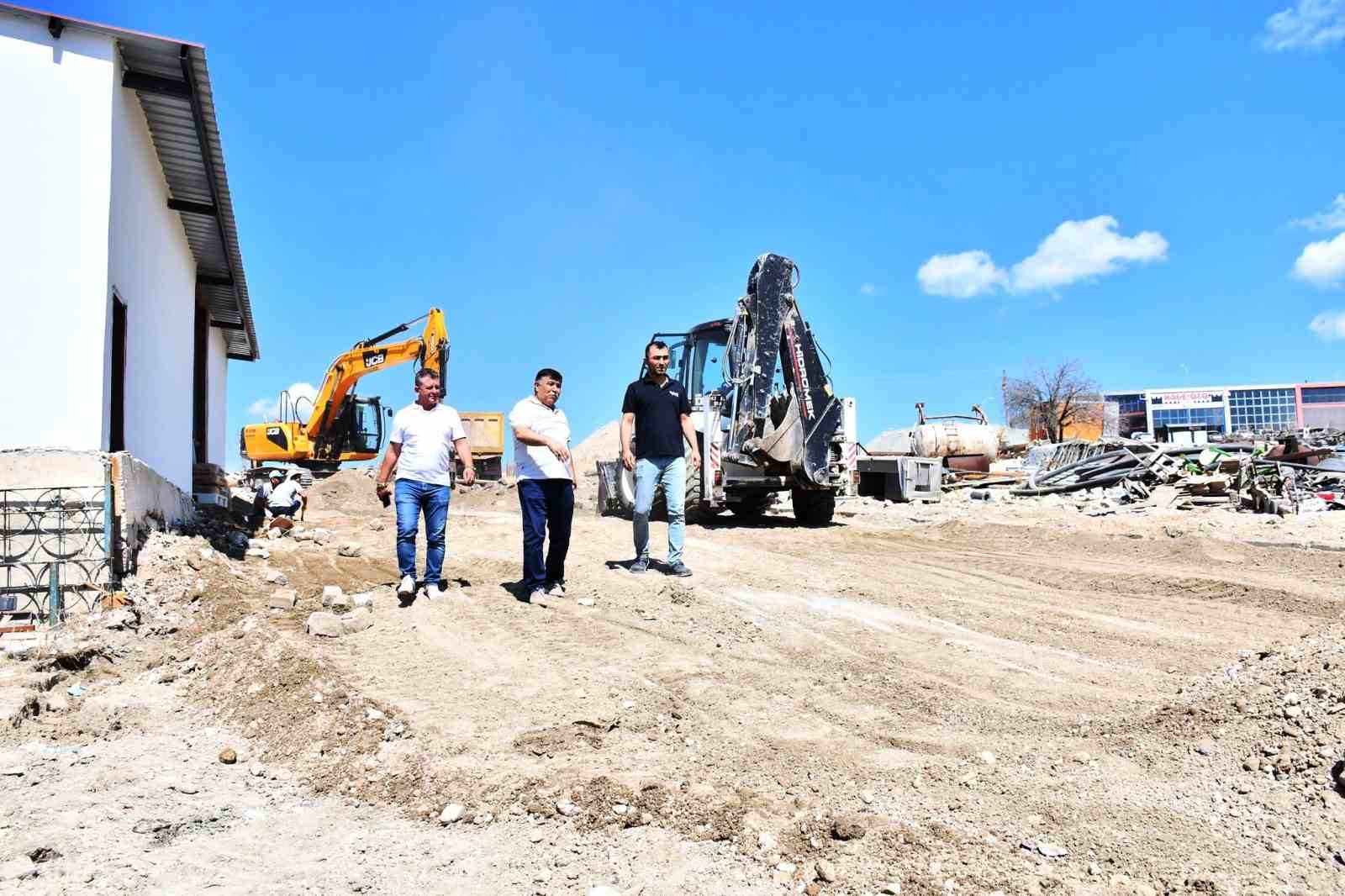 Başkan Koca, Sanayi Sitesindeki üst yapı çalışmalarını inceledi
