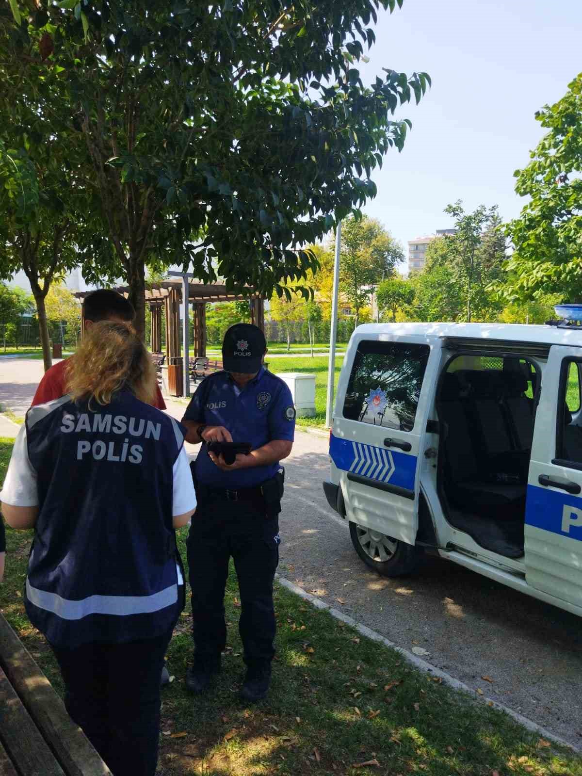 Samsun’da polis okul önlerinde denetimlerini arttırdı
