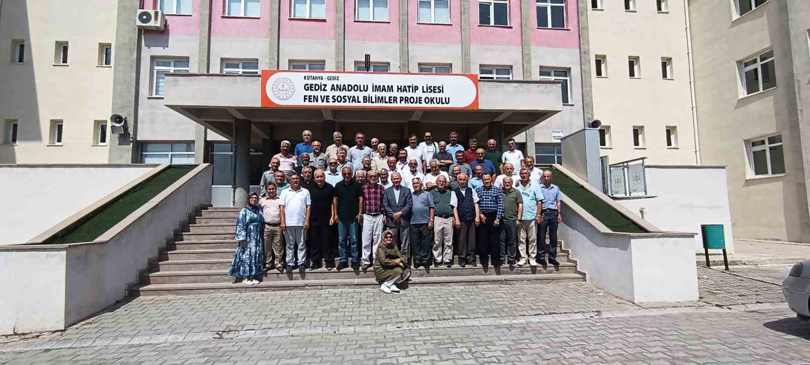 Gediz’de geleneksel imam hatip lisesi mezunlar günü buluşması
