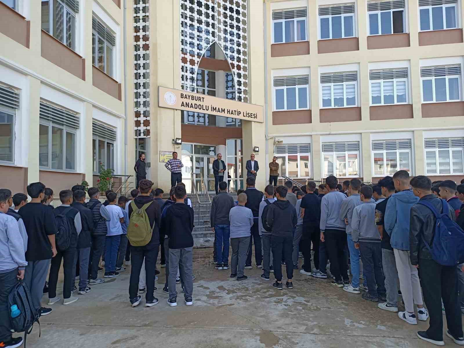 Bayburt AİHL’de eğitim döneminin ilk ders konusu ’Çanakkale’den Gazze’ye Bağımsızlık Ruhu ve Vatan Sevgisi’ oldu
