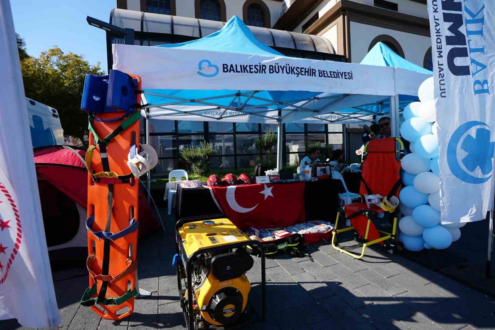 Balıkesir Büyükşehir, halk sağlığı için sahada
