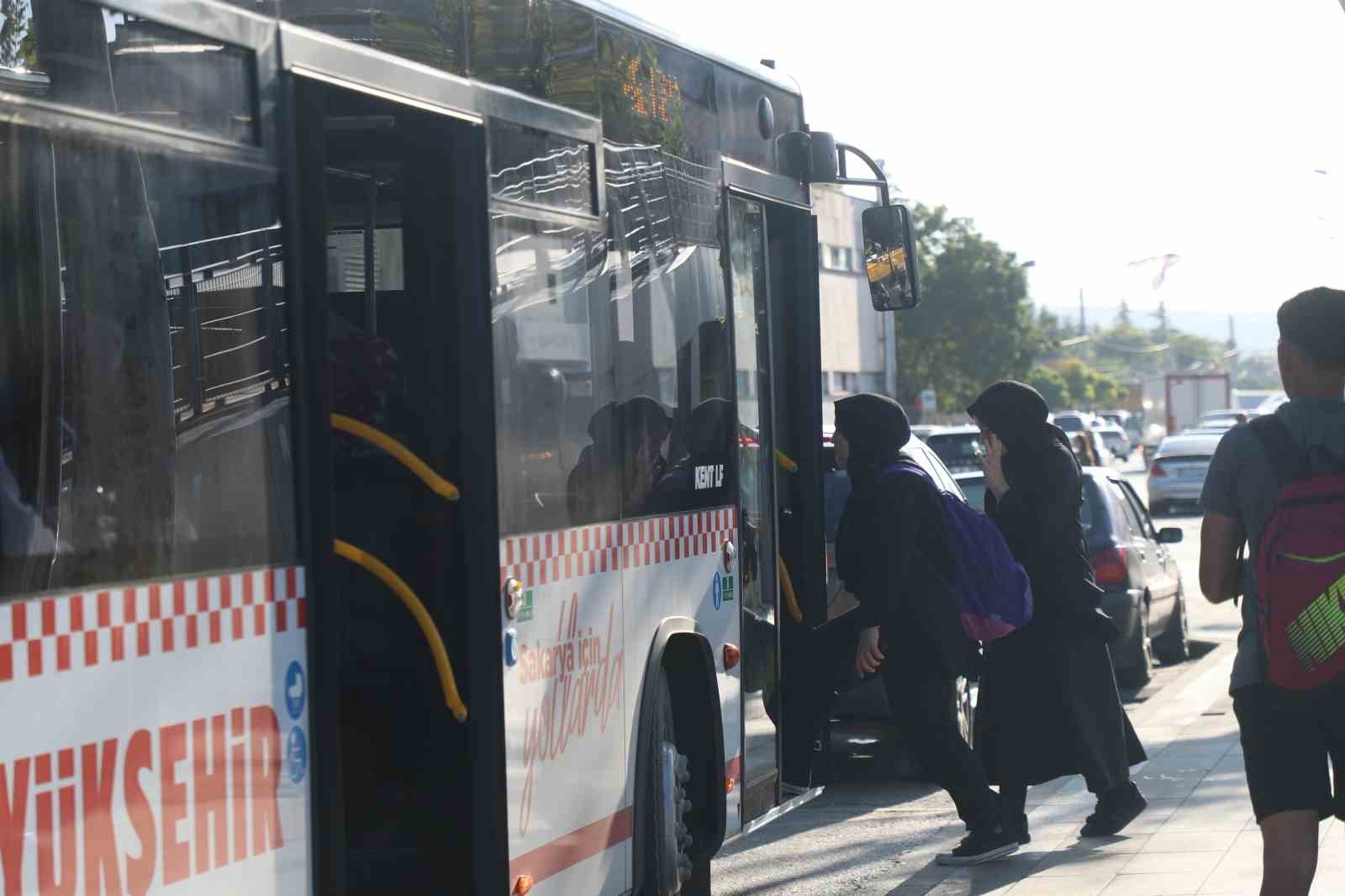 Sakarya’da toplu taşımaya güç katan yeni araçlar yollarda
