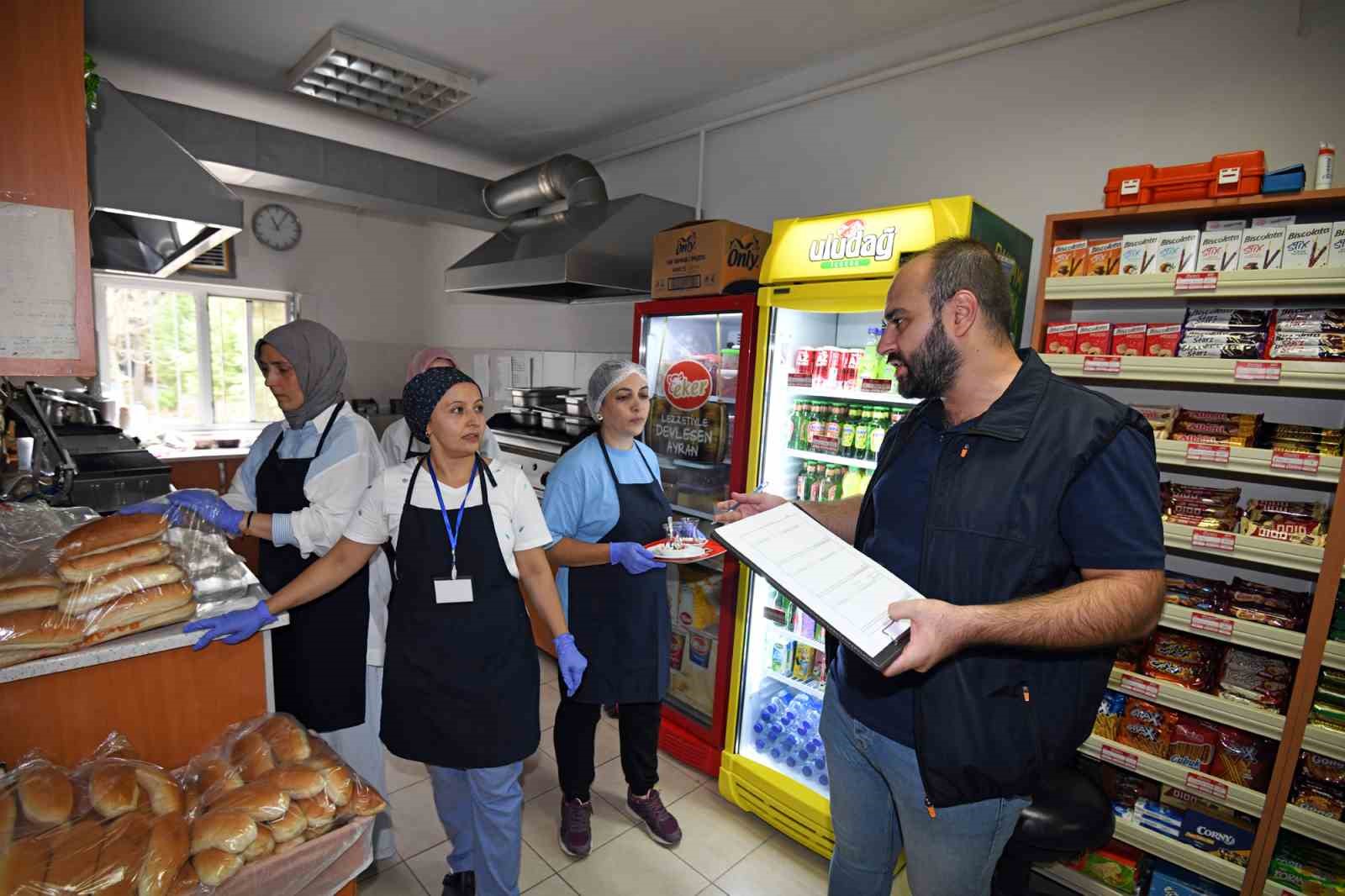 Okulların açılmasıyla birlikte kantin denetimleri başladı
