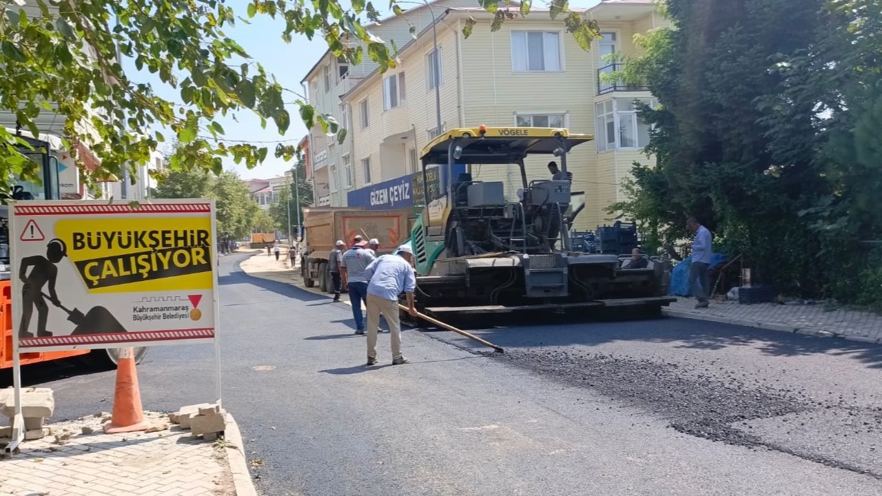 Andırın merkezinde Cumhuriyet Caddesi yenileniyor
