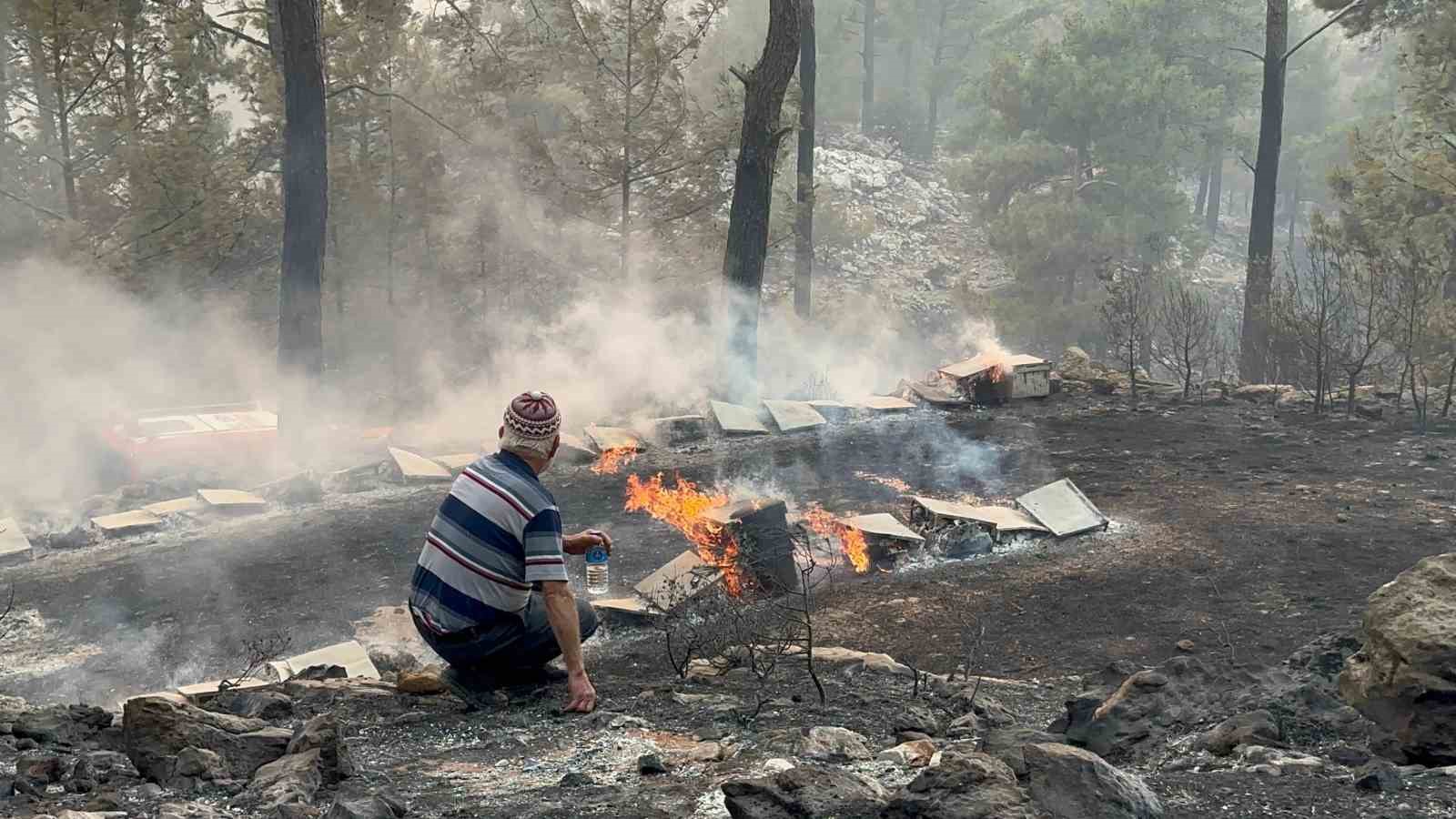 Muğla Büyükşehir’den yangından etkilenen arıcılara destek
