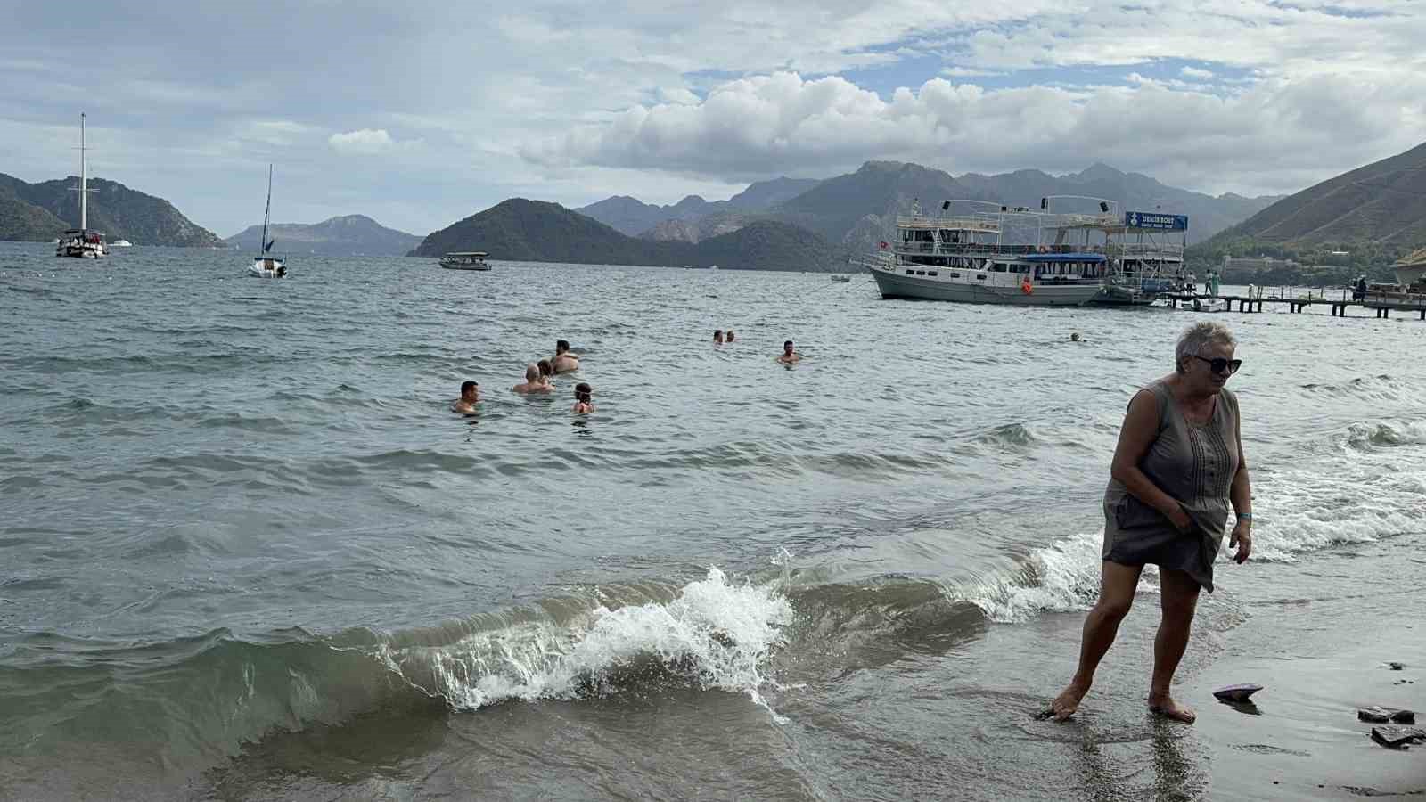 Marmaris’te yağmurda deniz keyfi
