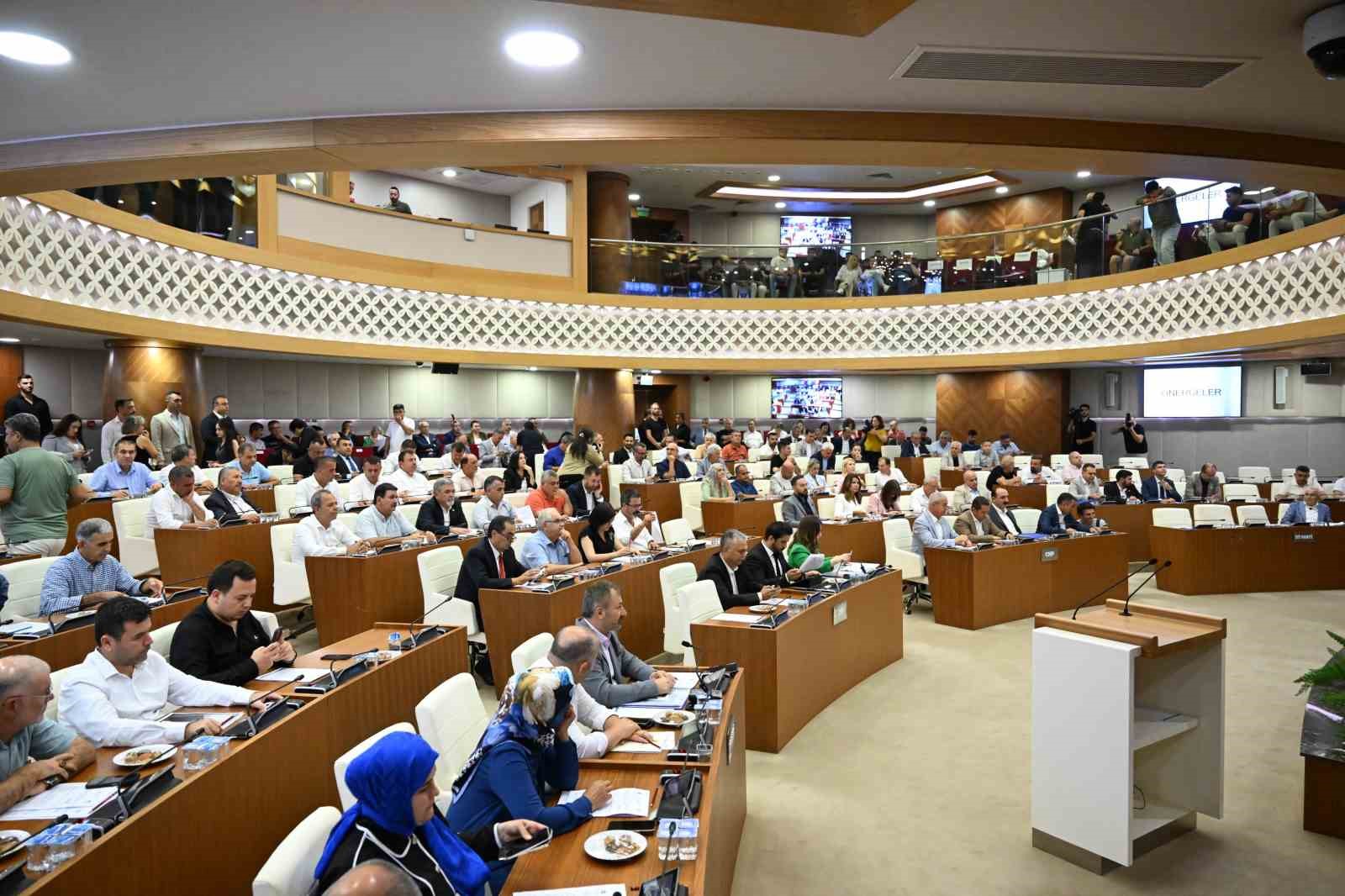 Başkan Böcek, Sarısu ihalesi için muhalefet meclis üyelerinden destek istedi
