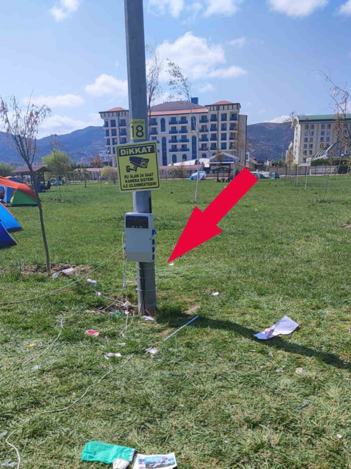 Kampçıların telefonlarını çalan şahsı polis yakaladı
