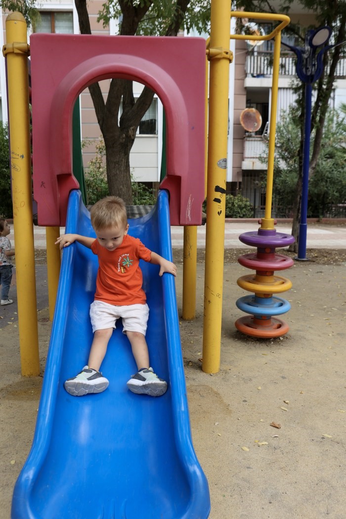 Yunusemre’de parklara bakım onarım çalışması
