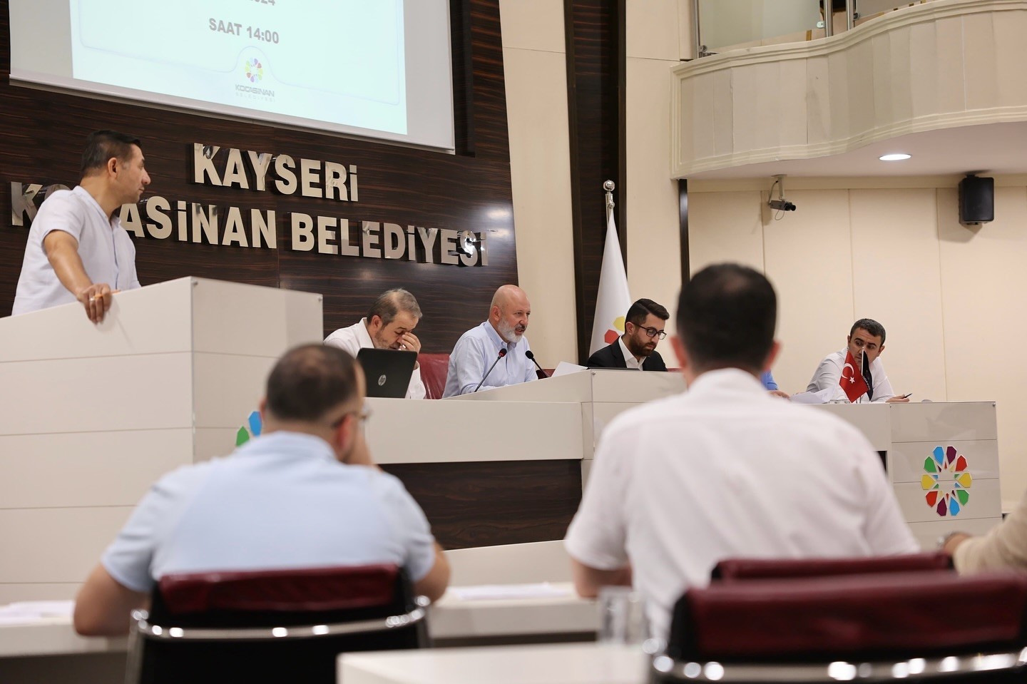 Başkan Çolakbayrakdar, “İhalelerde elde edilen gelir, vatandaşlarımıza hizmet olarak dönecek”
