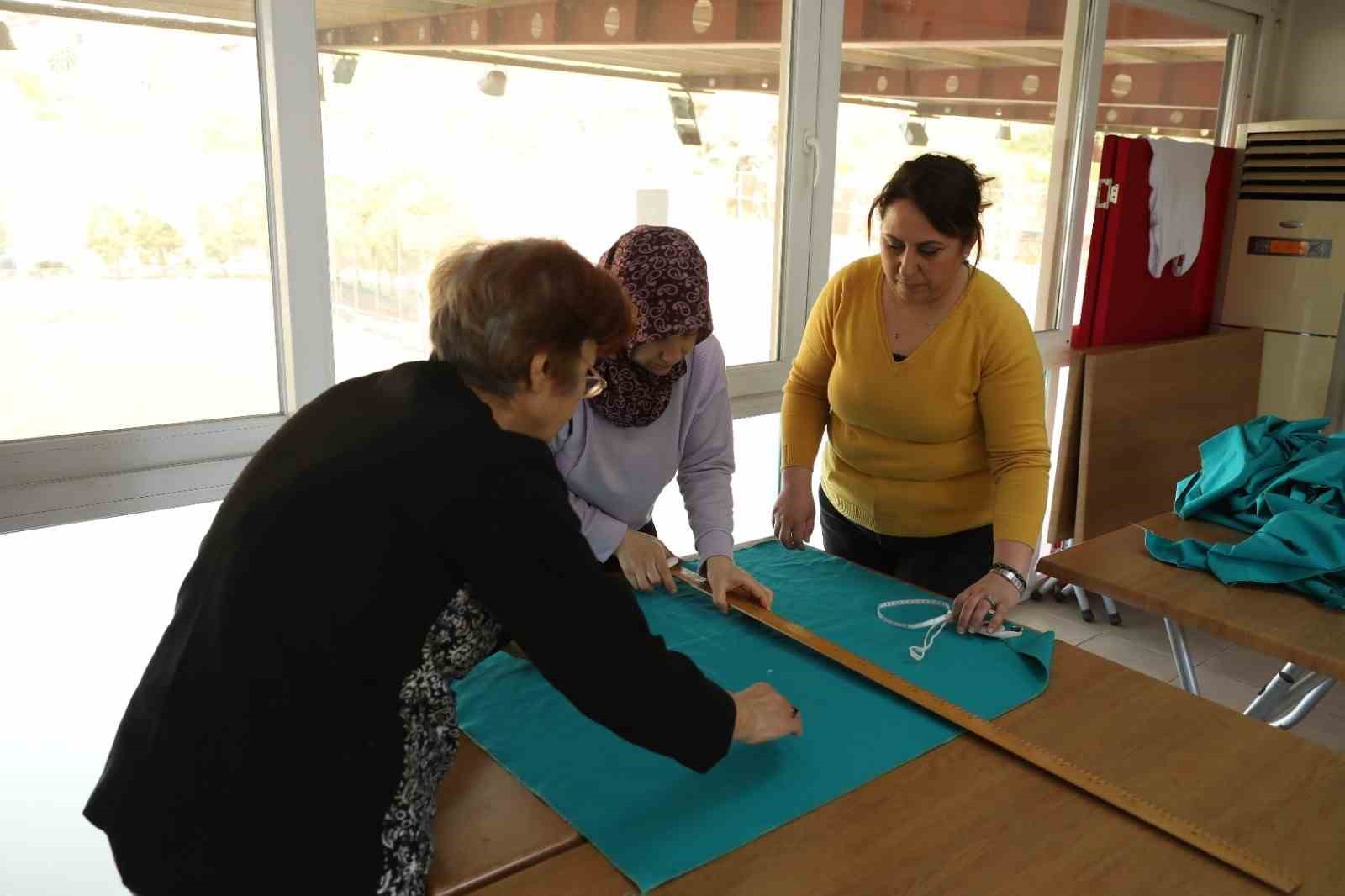 Bayraklı’da 27 branşta meslek edindirme kursu
