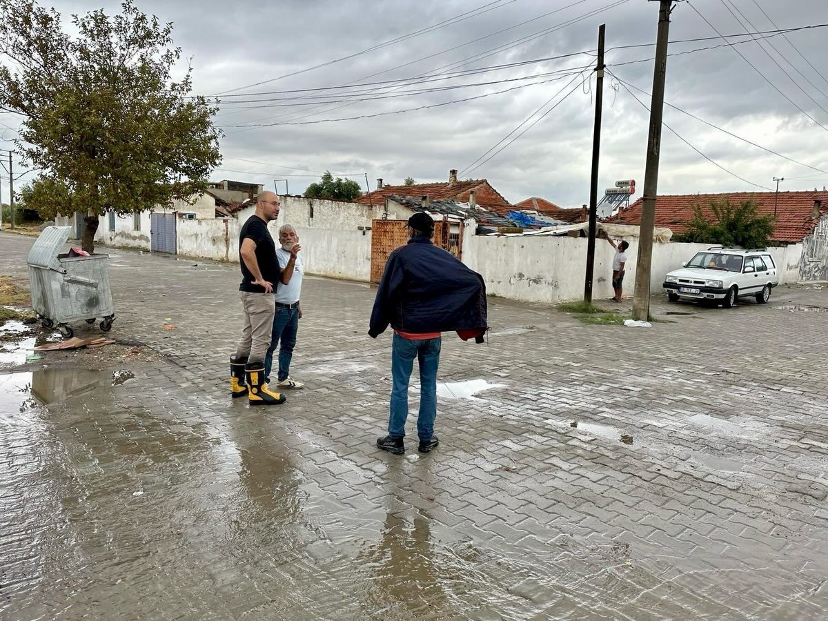 Başkan Zencirci selden etkilenen mahallelerde incelemelerde bulundu
