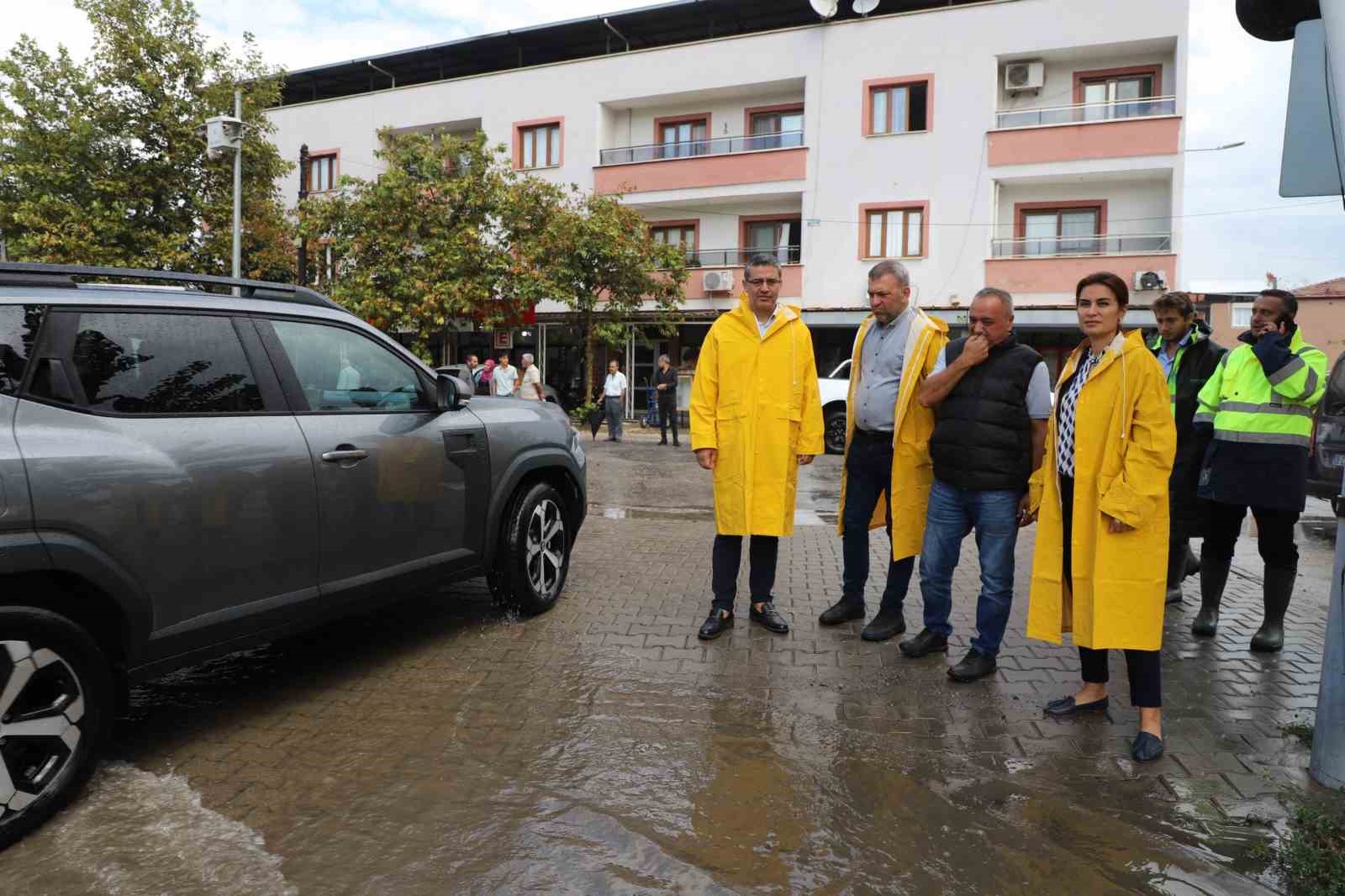 Turgutlu’da sağanak yağış hasara neden oldu
