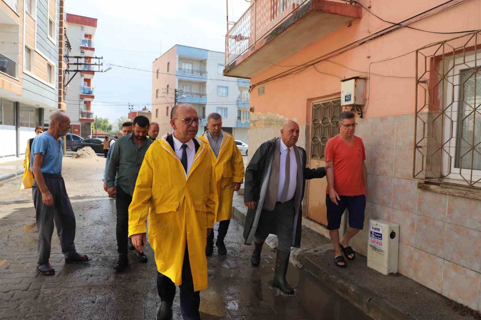 Turgutlu’da sağanak yağış hasara neden oldu
