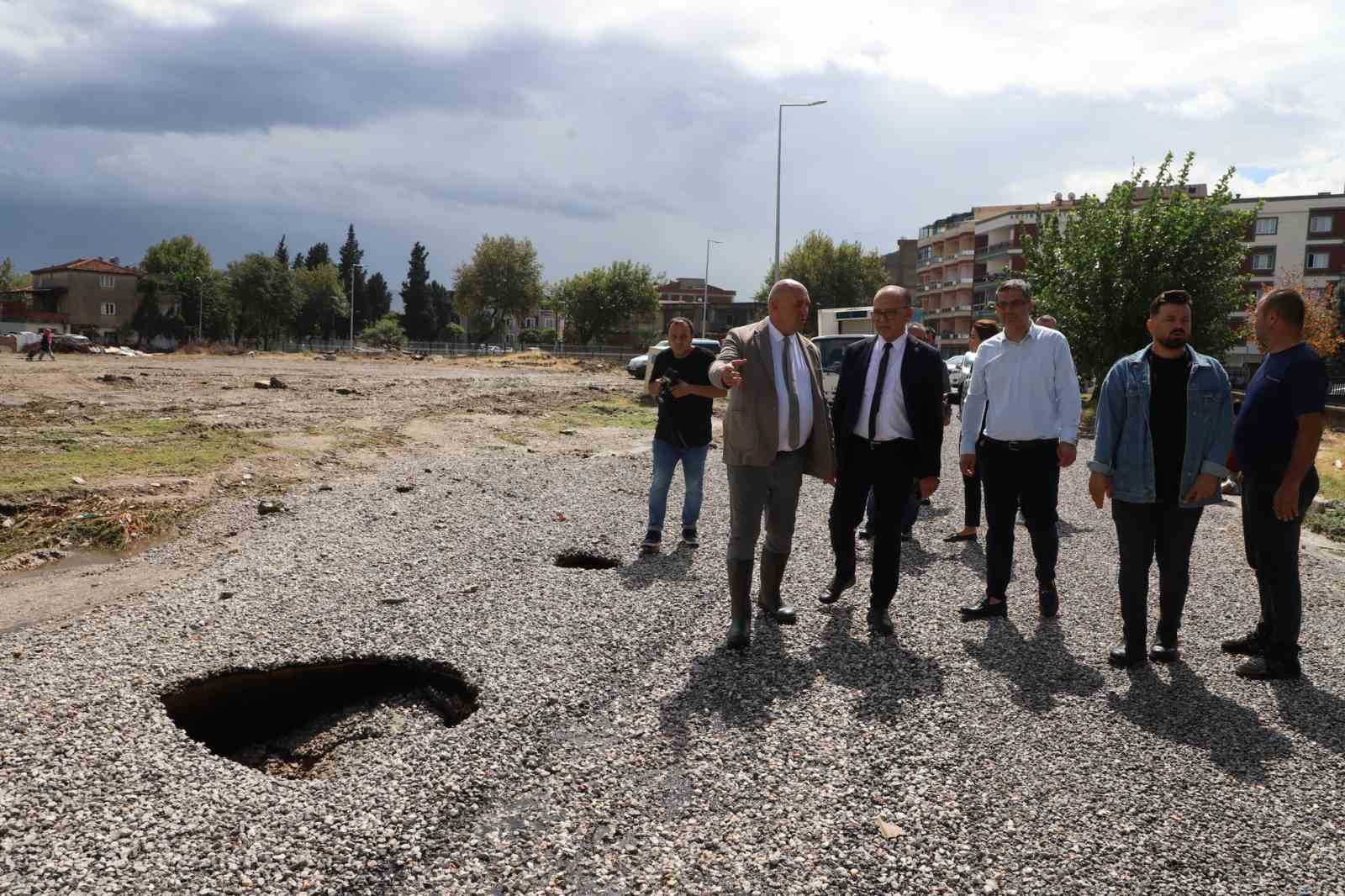 Turgutlu’da sağanak yağış hasara neden oldu
