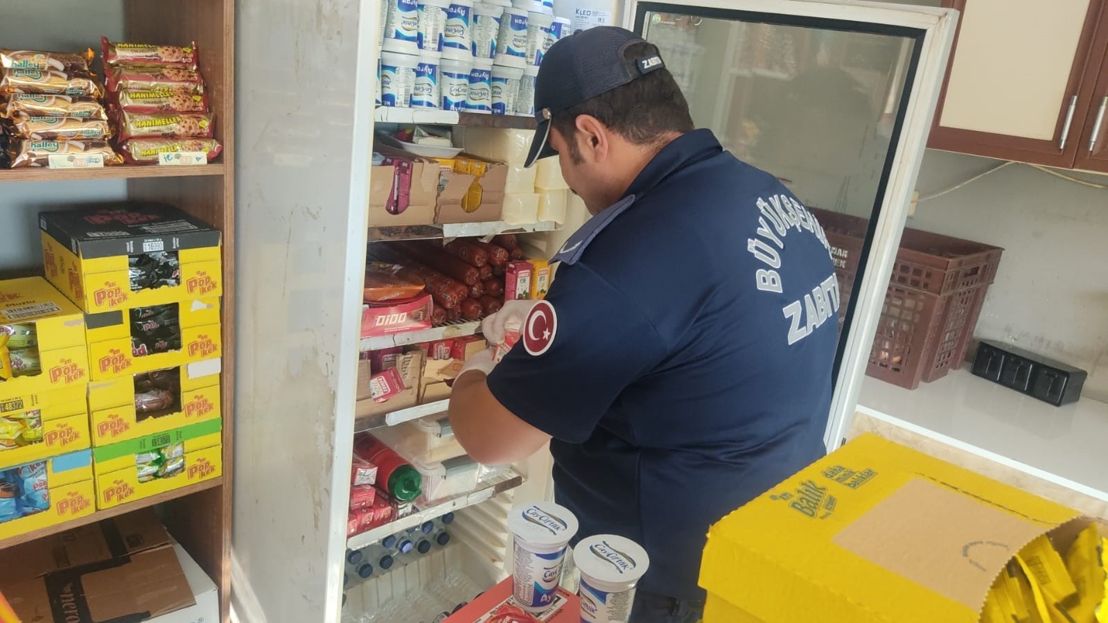 Büyükşehir zabıta, okullarda denetimleri sıklaştırdı
