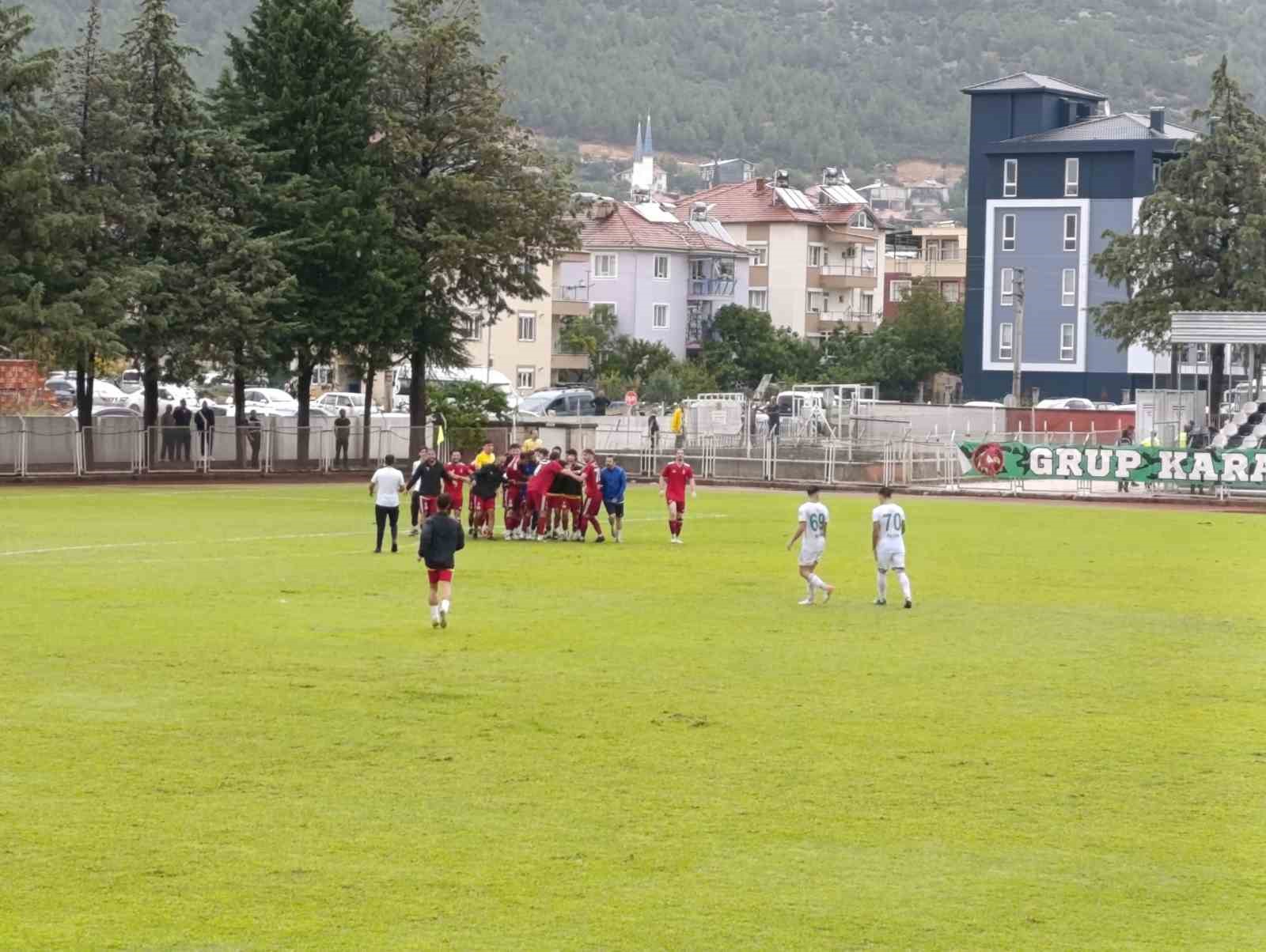 Bucak Belediye Oğuzhanspor, Ziraat Türkiye Kupası’nda tur atladı
