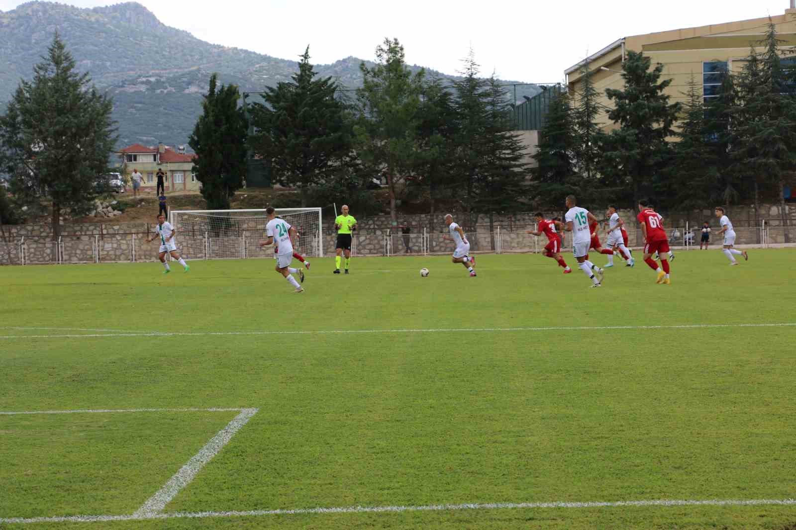 Bucak Belediye Oğuzhanspor, Ziraat Türkiye Kupası’nda tur atladı
