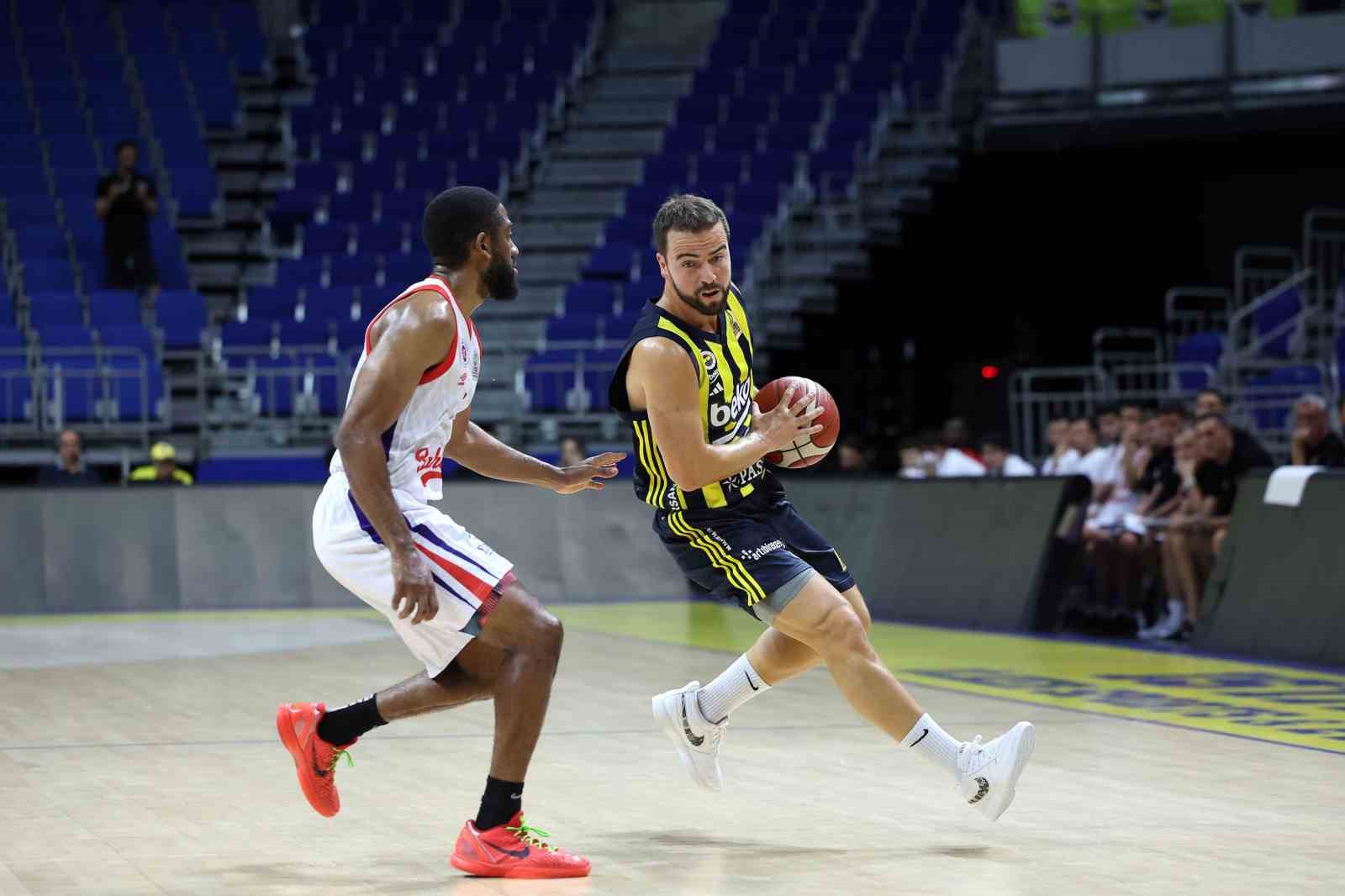 Fenerbahçe, hazırlık maçında Bahçeşehir Koleji’ni 97-80 mağlup etti
