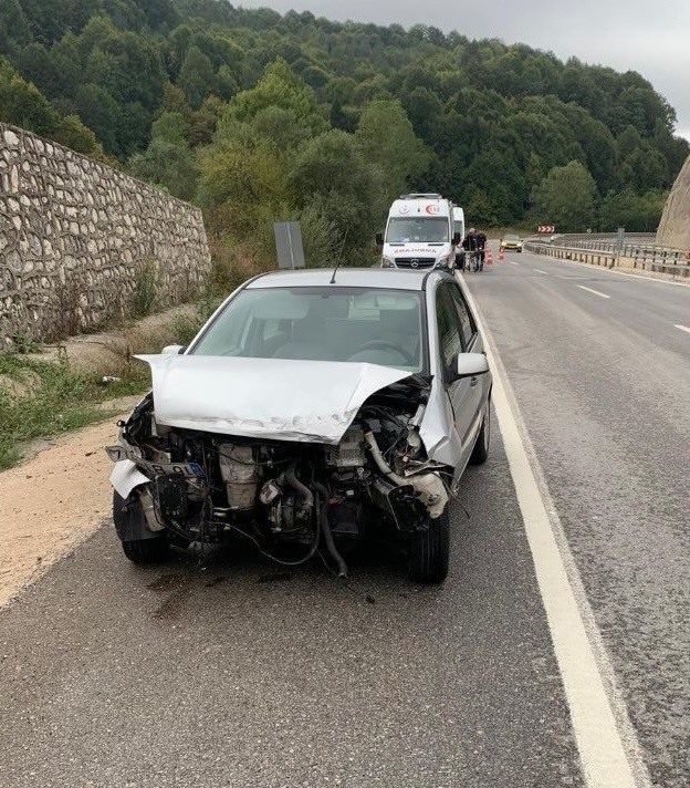 Bilecik’te trafik kazası: 3 yaralı
