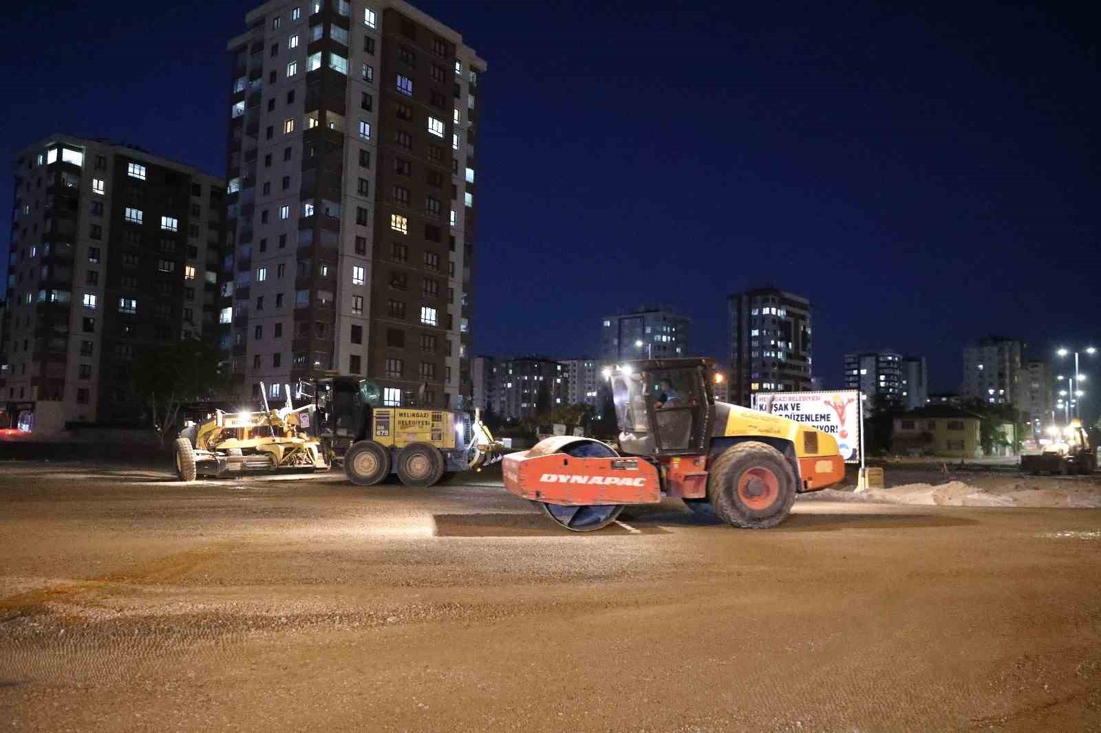 Başkan Palancıoğlu, Yıldırım Beyazıt’ı Hulusi Akar Bulvarı’na bağlayacak büyük kavşak çalışmasını inceledi
