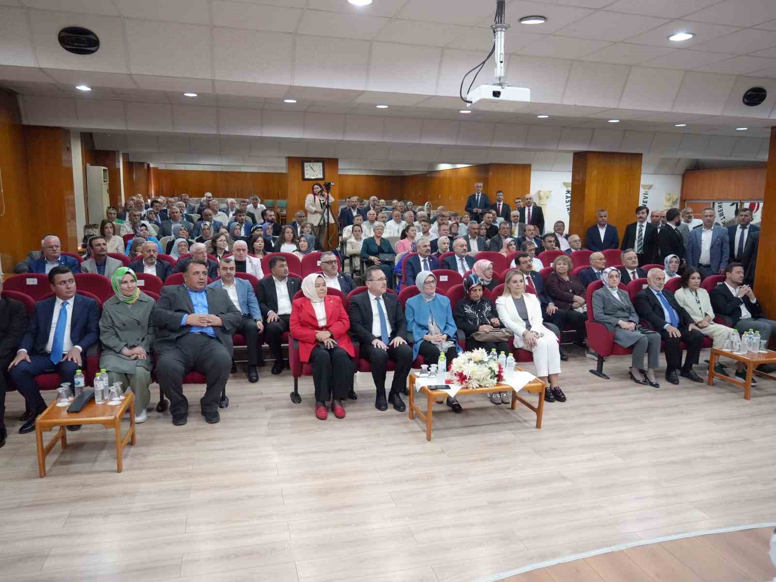 Uygur: “AK Parti kurulduğundan bu yana asıl mücadelesi vesayetle olmuştur”
