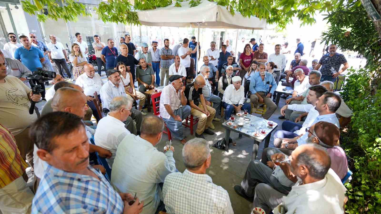 Makam koltuğu haczedilen Boltaç, güne Tarsus Makam bölgesinde vatandaşlarla başladı
