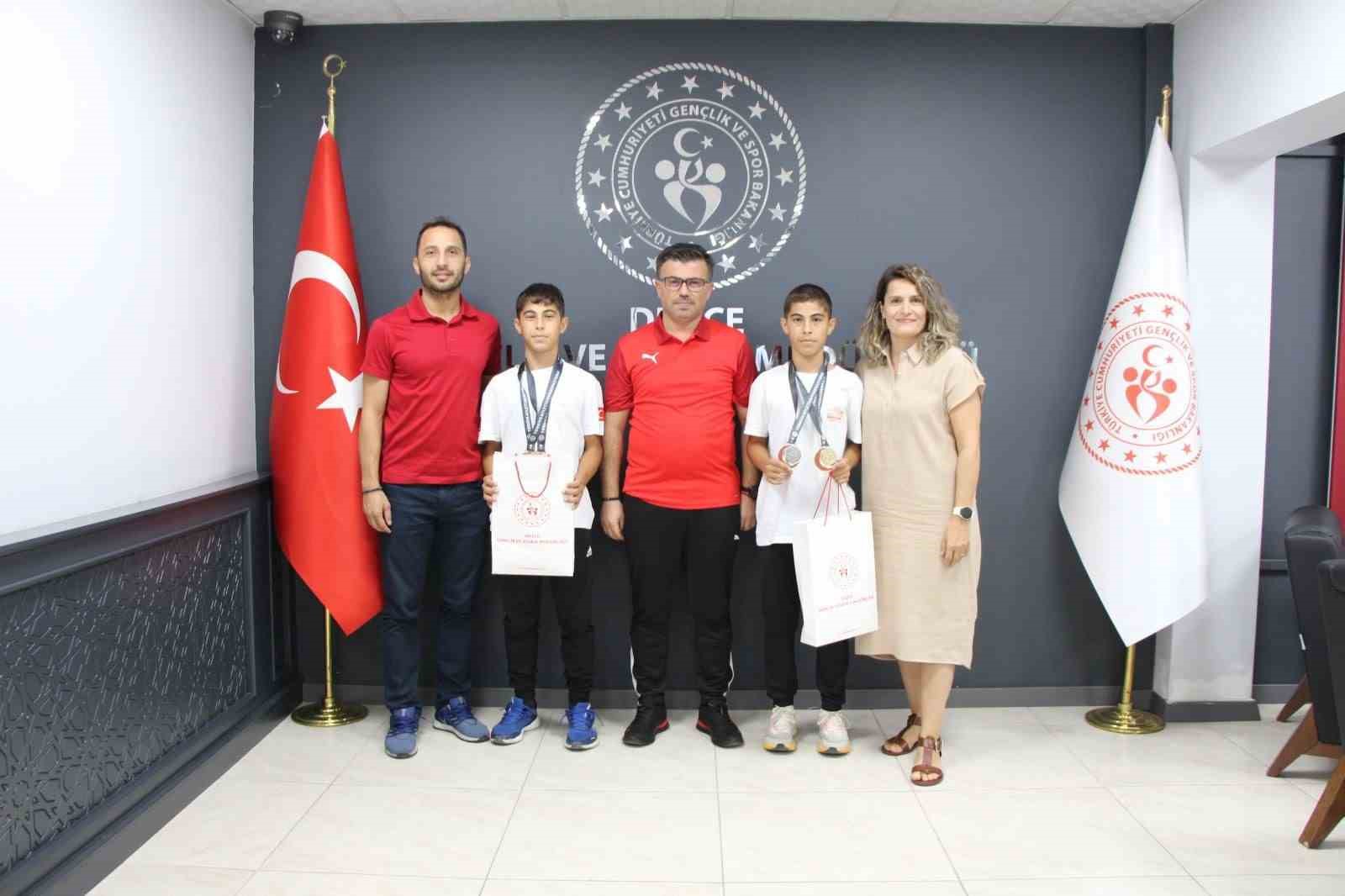 İkiz sporculardan Yazıcı’ya ziyaret
