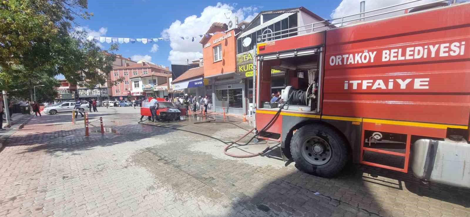 Aksaray’da seyir halindeki Tofaş yandı
