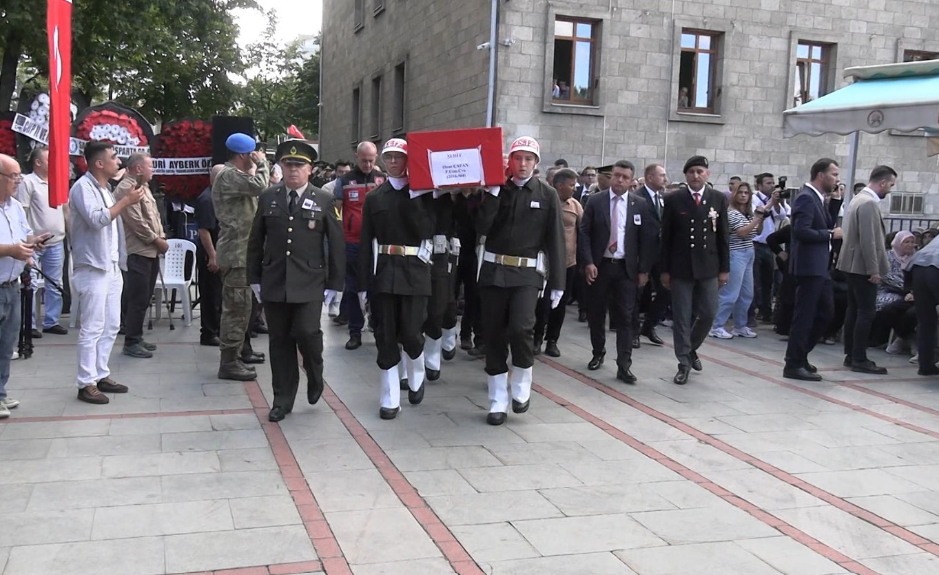 Şehit Uzman Çavuş Onur Çapan, Isparta’da son yolculuğuna uğurlandı
