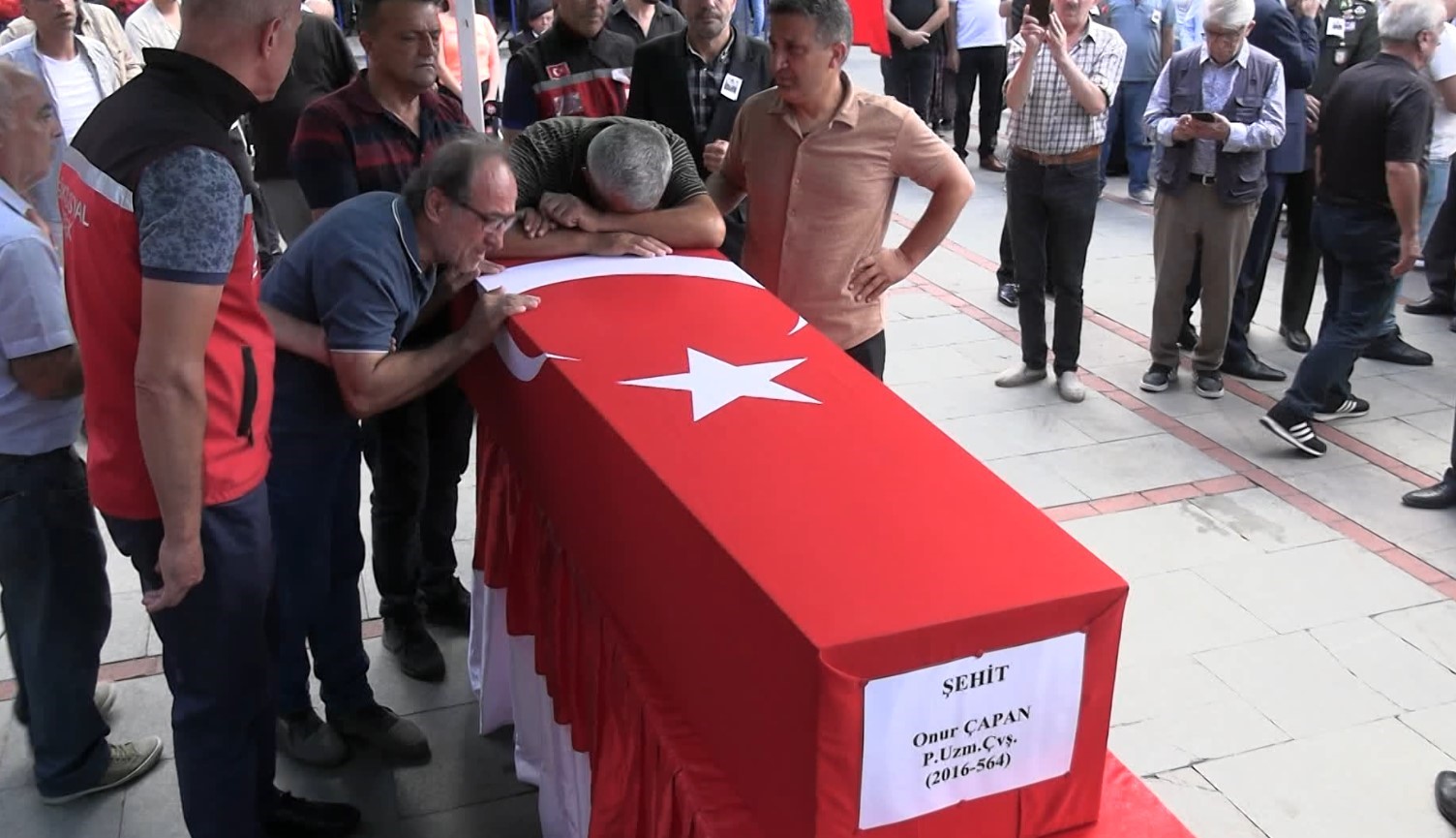 Şehit Uzman Çavuş Onur Çapan, Isparta’da son yolculuğuna uğurlandı
