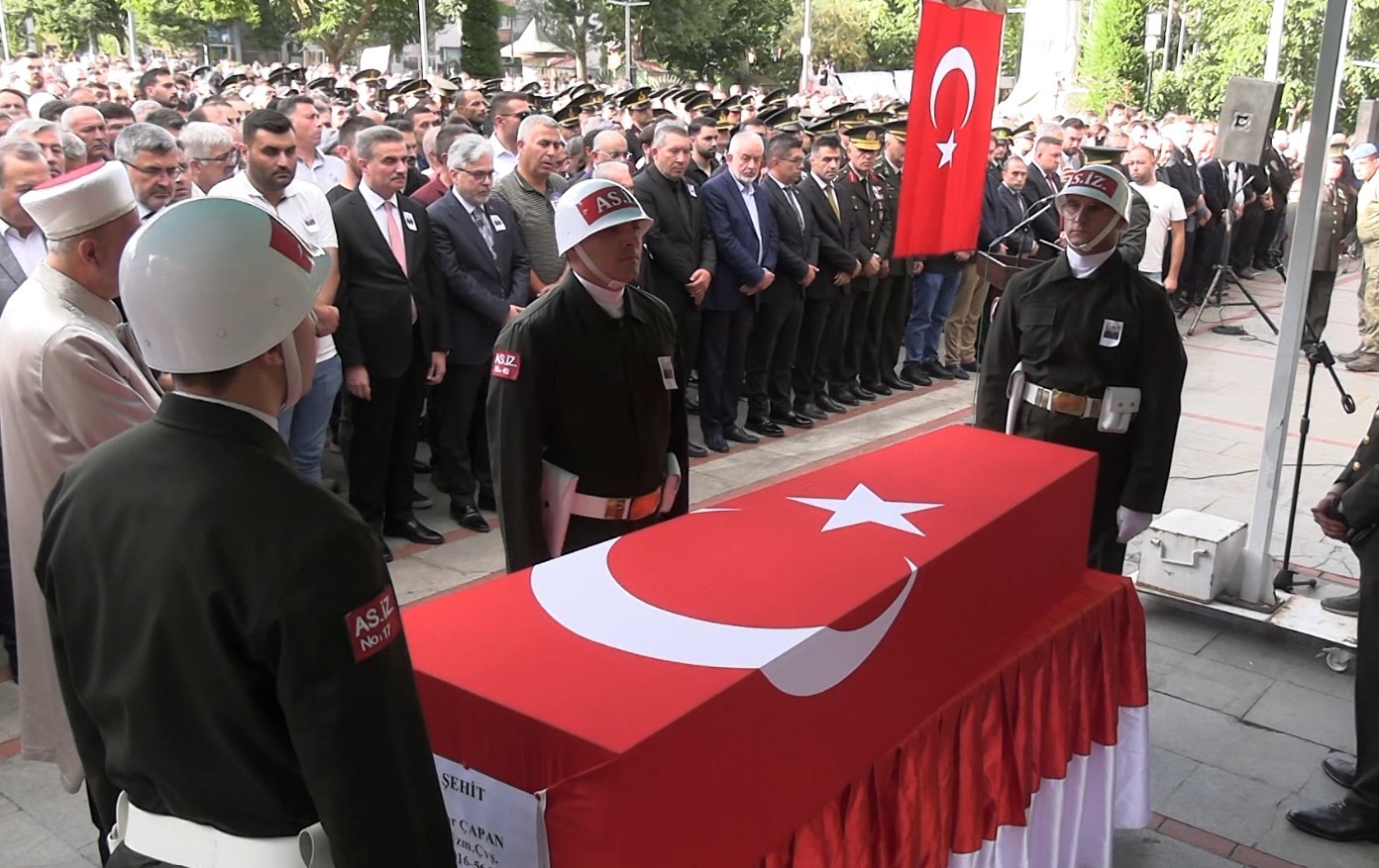 Şehit Uzman Çavuş Onur Çapan, Isparta’da son yolculuğuna uğurlandı
